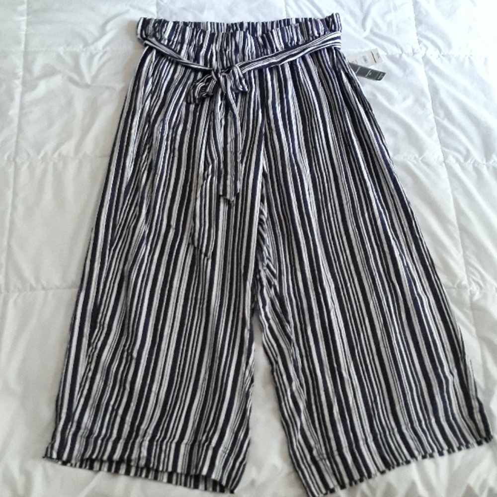 Cropped wide leg pants